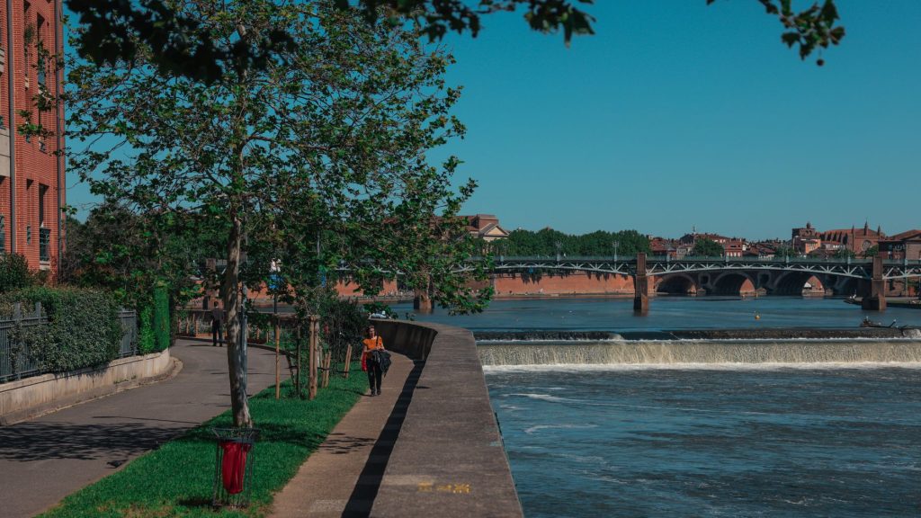 La Garonne et un pont de Toulouse