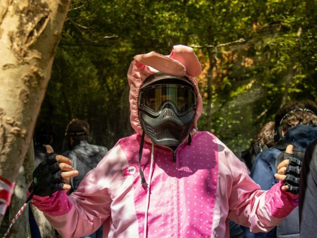 Anniversaire ado 12 ans : paintball ou laser game